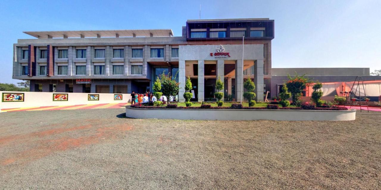 The Aanandam Hotel Resort Itarsi Exterior photo
