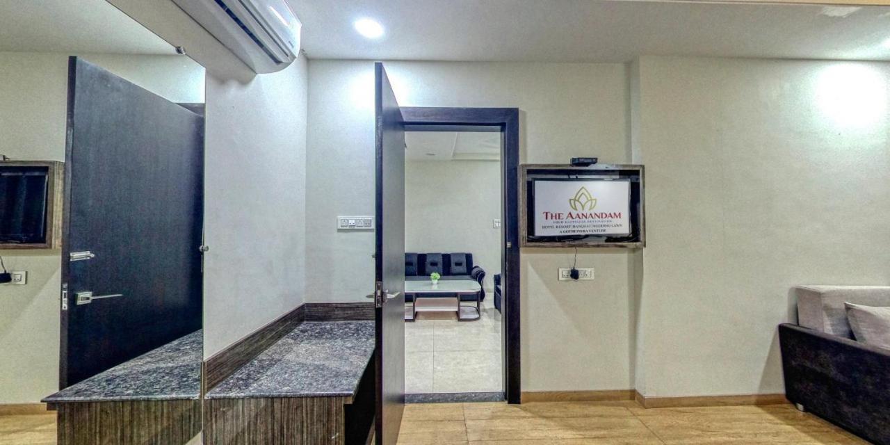 The Aanandam Hotel Resort Itarsi Exterior photo